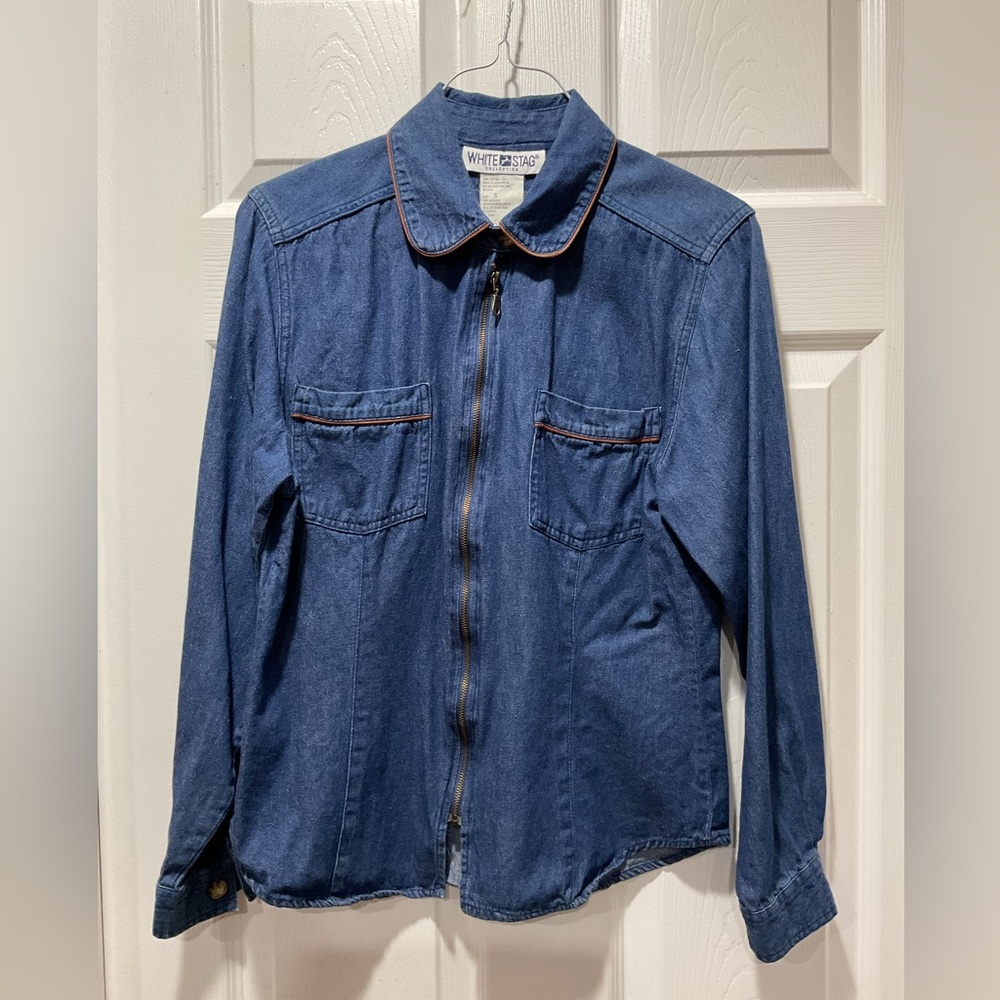 Blue jean zip up horse motif on back shirt S